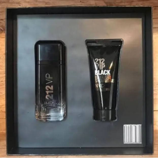 Carolina Herrera 212 VIP Black Kit Perfume Masculino + Gel de Banho