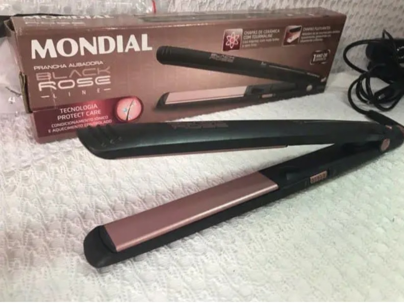 Prancha Mondial Black Rose P-27 com Chapas de Cerâmica 220°C com Emissão de Íons Preto – Bivolt