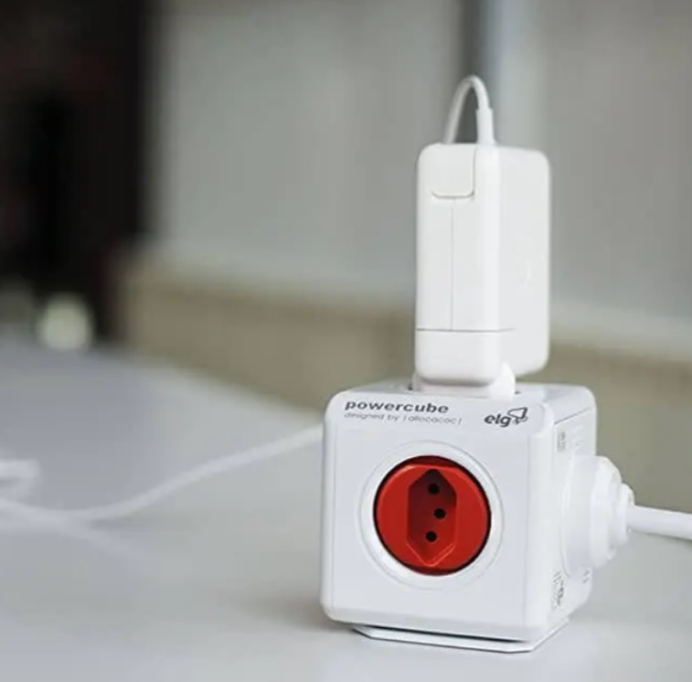 Multiplicador 5 Tomadas Bivolt com Cabo de 1,5m – PowerCube EXTENDED ELG – PWC-X5, Vermelho e Branco