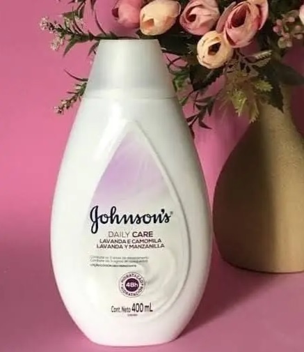 Loção Hidratante Daily Care Lavanda e Camomila Johnson’s, 400ml