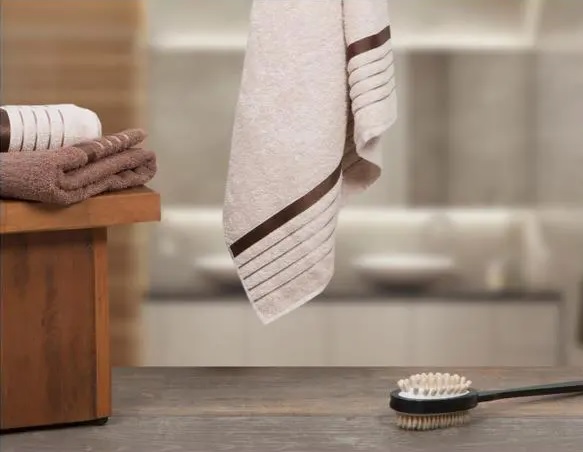 Jogo de Toalhas Karsten Otto Castanho e Grão – 3 Peças