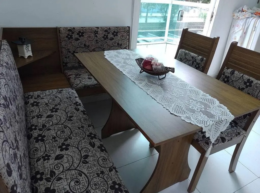 Conjunto de Mesa Canto Alemão Fit com 2 Cadeiras Roma Viero