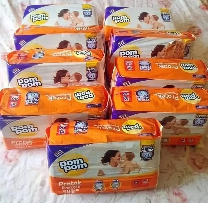 Kit Fraldas Pom Pom Protek Proteção de Mãe [P(120UN) M(108UN) G(96UN) XG(72UN) XXG(60UN)]