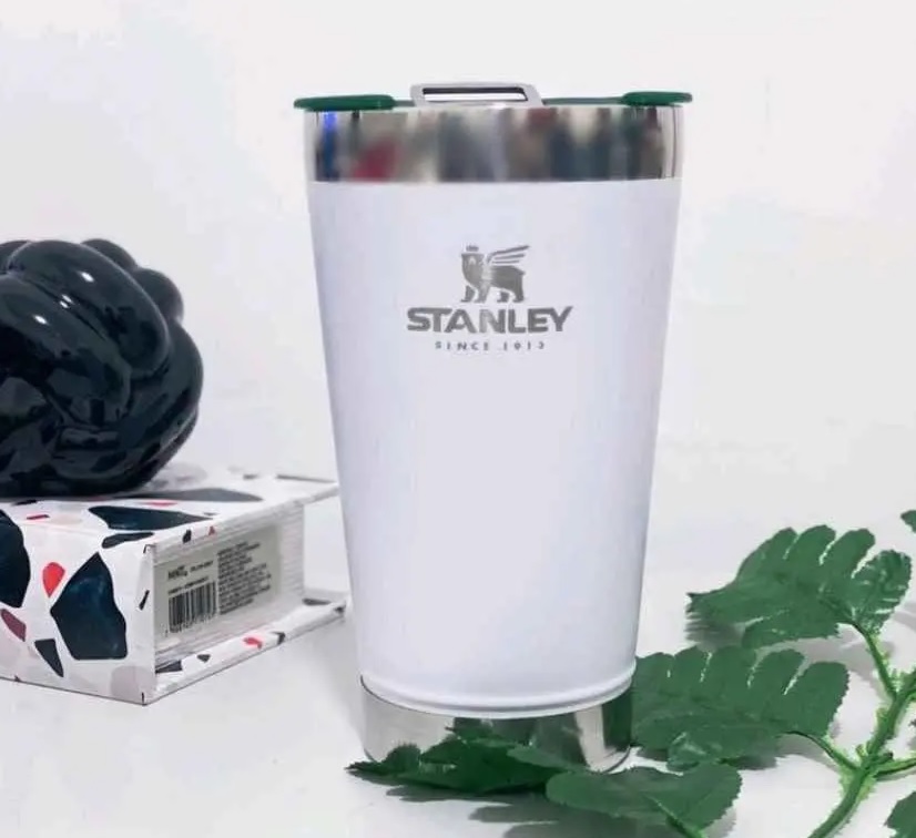 Copo térmico com tampa Stanley, 473 ml