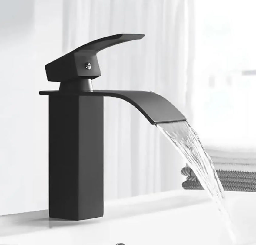 Torneira Prizi Cascata Monocomando Preta