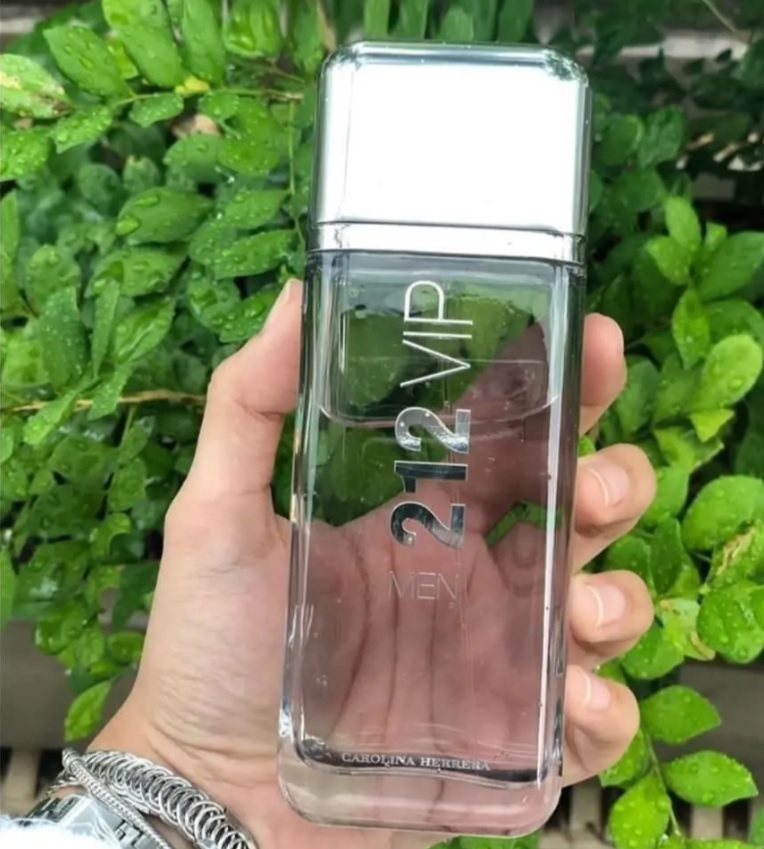 Perfume Carolina Herrera 212 Vip Men Masculino Edt – 200 Ml