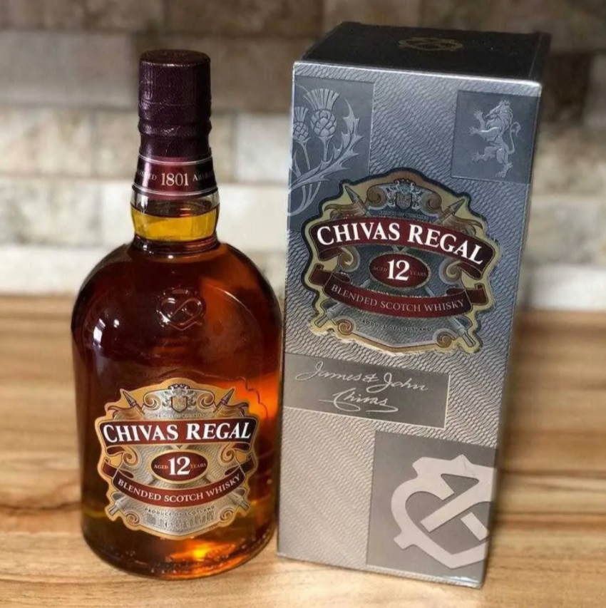 Whisky Chivas Regal 12 anos, 750 ml, Dourado