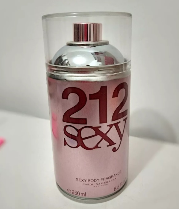 212 Sexy Body Carolina Herrera – Body Spray Feminino 250ml