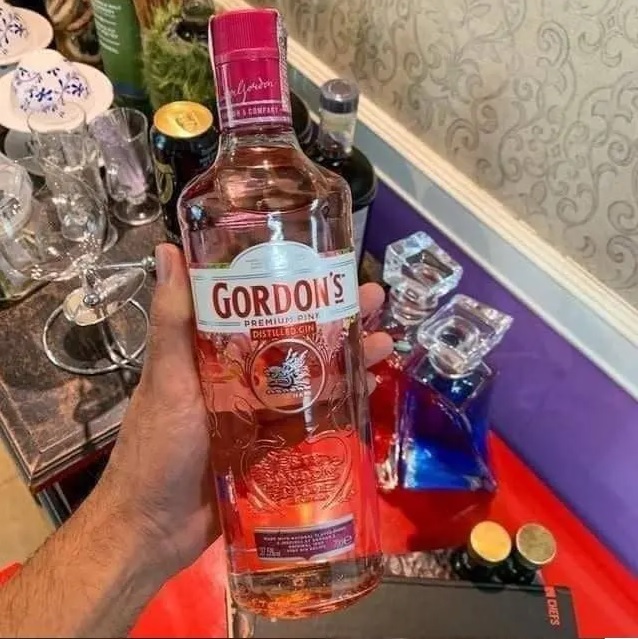Gin Gordons Pink Rose Clássico e Seco 700ml