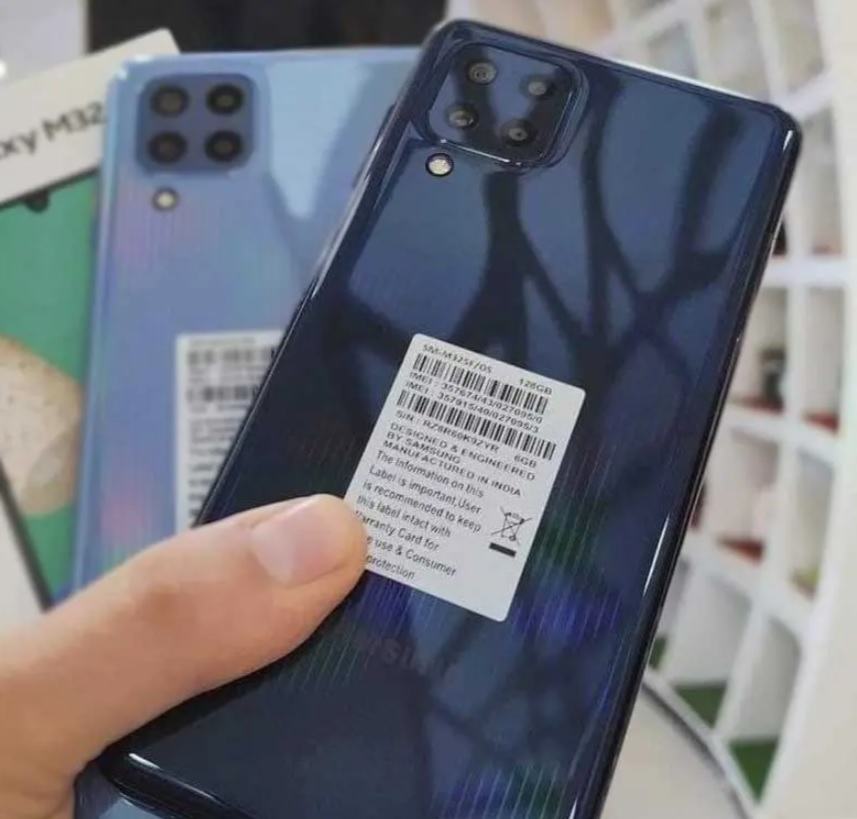 Smartphone Samsung Galaxy M32 128GB Preto – 4G 6GB RAM Tela 6,4” Câm. Quádrupla + 20MP