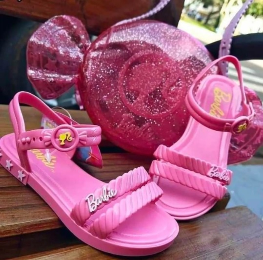 Sandália Infantil Barbie + Bolsa Candy Bag Feminina – Grendene Kids