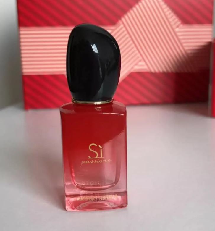 Sì Passione Intense Giorgio Armani EDP Perfume Feminino 30ml
