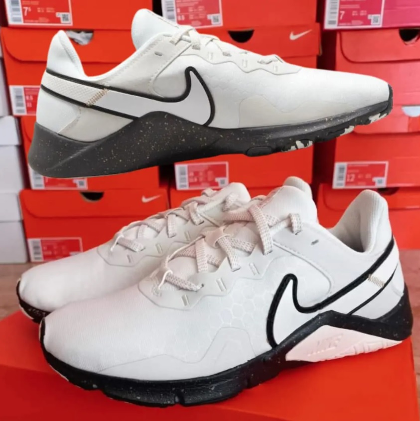 Tênis Nike Legend Essential 2 Premium – Feminino