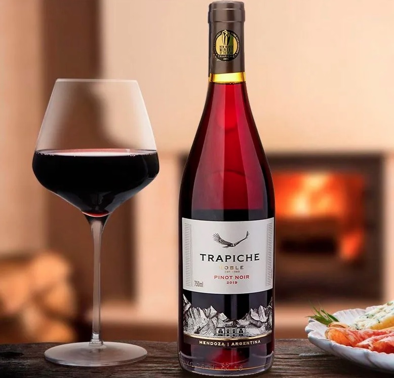 VINHO TINTO TRAPICHE ROBLE PINOT NOIR 750 ML Trapiche Pinot Noir