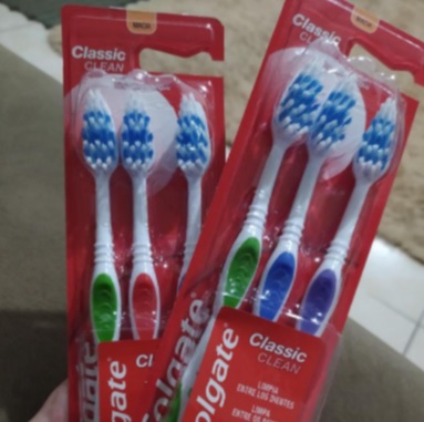 [ENCERRADA] Escova Dental Colgate Classic Clean 3Unid Promo Leve 3 Pague 2