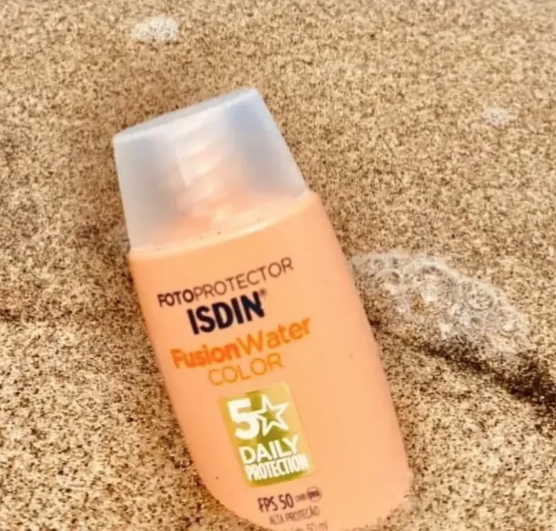 Protetor Solar com Cor ISDIN Fotoprotector Fusion Water 5 Stars Color FPS50