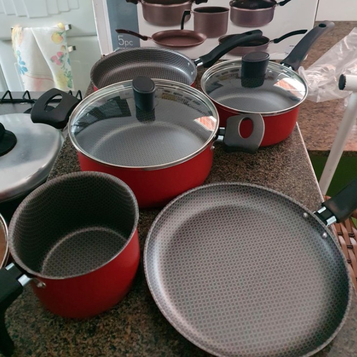 Conjunto de Panelas 5 Peças Alegrete Basic em Alumínio com Revestimento Antiaderente e Tampa de Vidro com Saída de Vapor – Vermelho