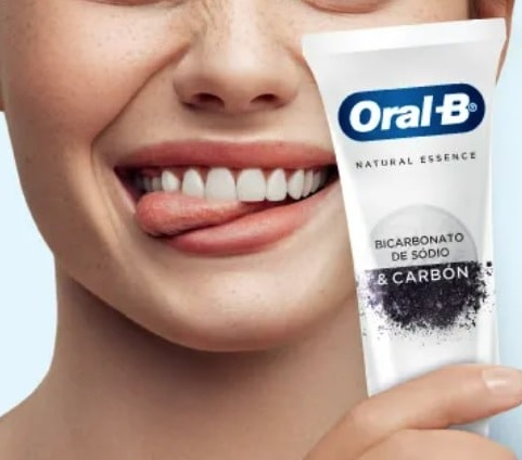 Creme Dental Oral-B Natural Essence Bicarbonato de Sódio e Carvão – 102g
