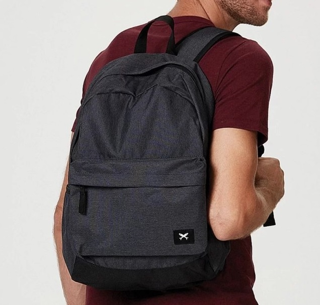 MOCHILA UNISSEX HERING EM POLIESTER