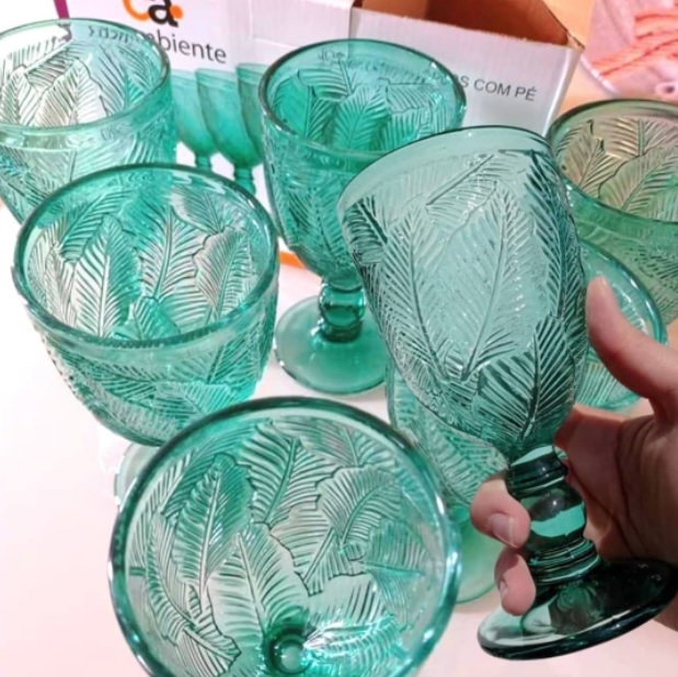 Conjunto de 6 Taças em Vidro Verde Folha 350 ml – Casambiente