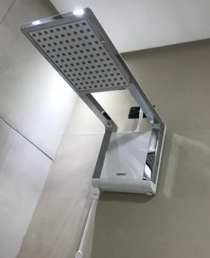 Chuveiro Lorenzetti Acqua Storm Ultra Comando Eletrônico Temperatura 7800W 220V – Branco/Cromado