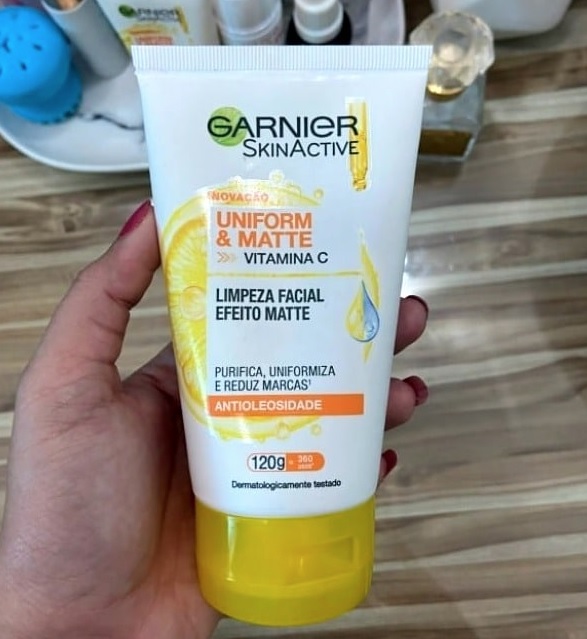 Limpeza Facial Garnier Uniform & Matte Vitamina C Antioleosidade, 120g