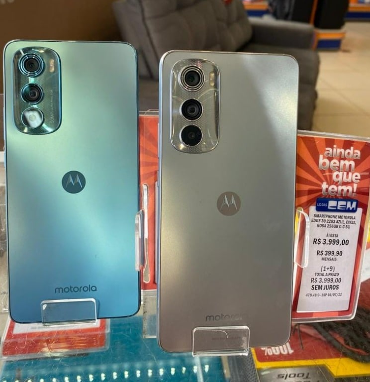 Smartphone Motorola Edge 30 256GB Rosé 5G – Octa-Core 8GB RAM 6,5” Câm. Tripla + Selfie 32MP