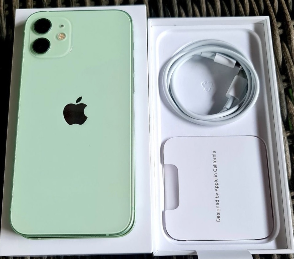 Apple iPhone 12 (128GB)