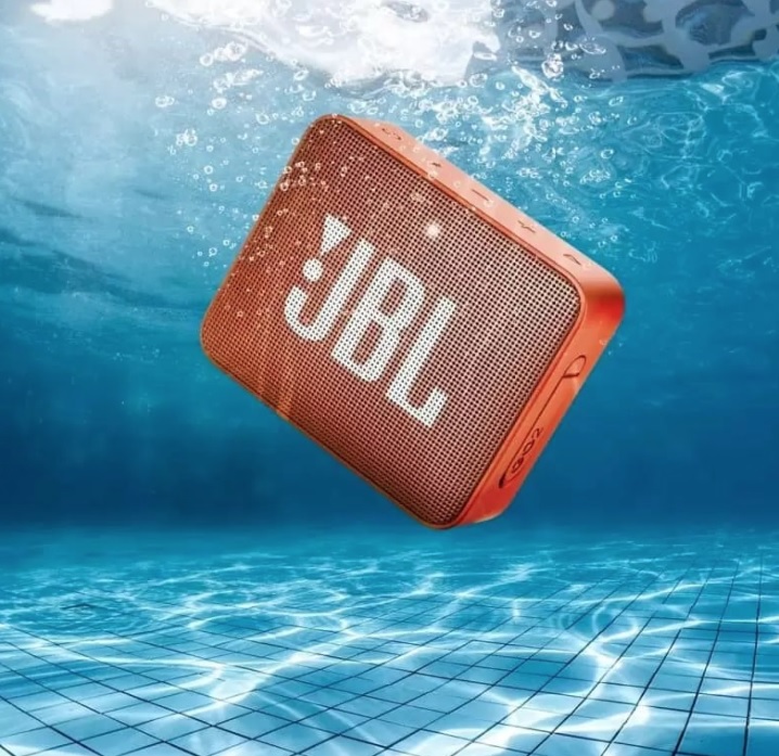 Caixa de Som Portátil JBL Go Essential com Bluetooth e à Prova d´Água – Vermelho