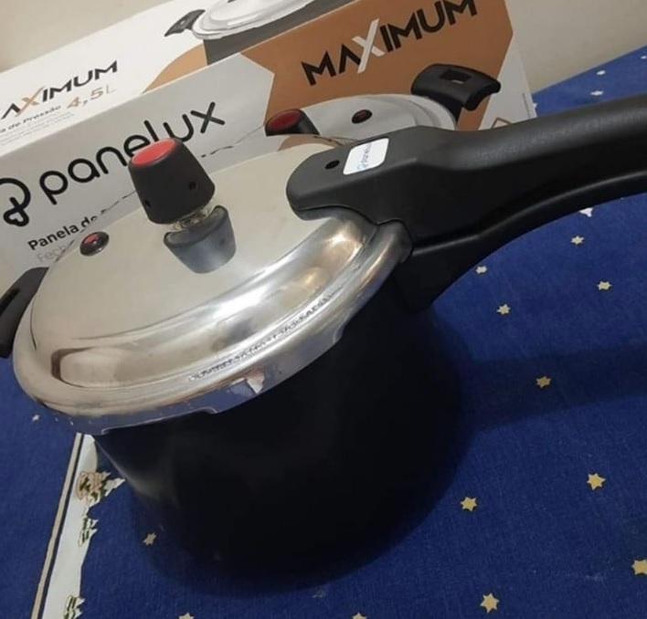 Panela de Pressão Fechamento Externo 4,5l Preto Maximum Panelux