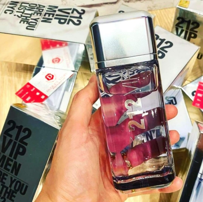 Perfume Carolina Herrera 212 Vip Men Masculino Eau de Toilette 200ml