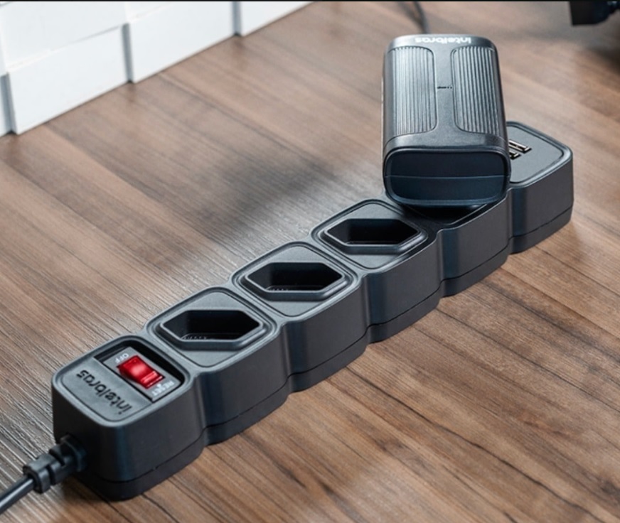 intelbras FILTRO DE LINHA C/ 5 TOMADAS EPE 205 PT 4824201, Preto