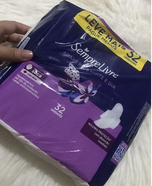 Absorvente Externo Adapt Plus Noite Dia Seca com Abas, Leve mais Pague Menos, Sempre Livre, 32 Unidades