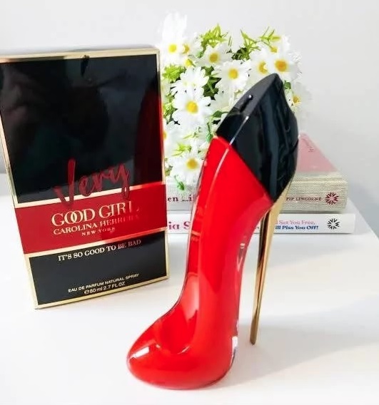 Very Good Girl Carolina Herrera Eau de Parfum – Perfume Feminino 80ml