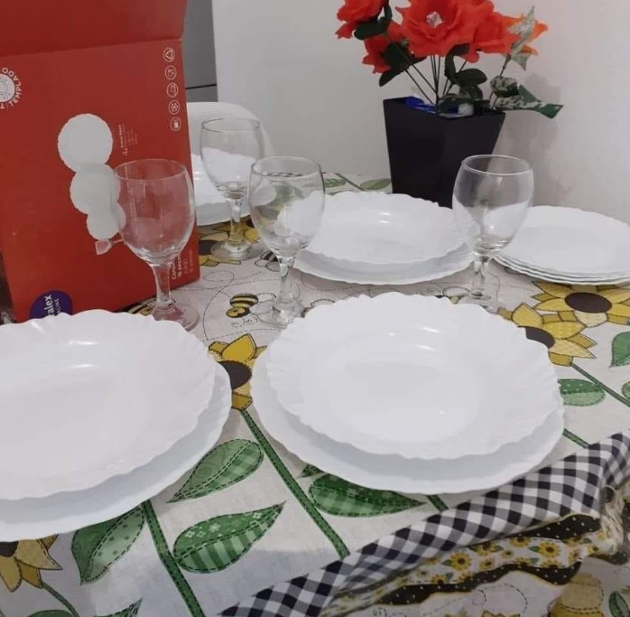 Aparelho de Jantar com Taça 16 Peças Duralex – Redondo Branco Pétala