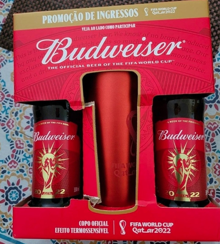 Kit Budweiser Copa do Mundo 2 LN 330ml + Copo Mágico Vermelho 650ml