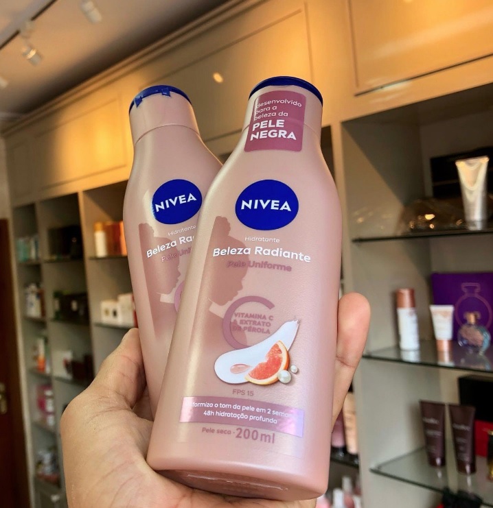 NIVEA Hidratante Corporal Beleza Radiante Pele Uniforme 200ml