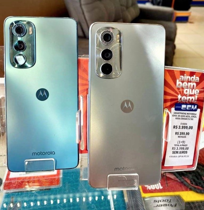 Smartphone Motorola Edge 30 256GB Azul 5G – Octa-Core 8GB RAM 6,5” Câm. Tripla + Selfie 32MP