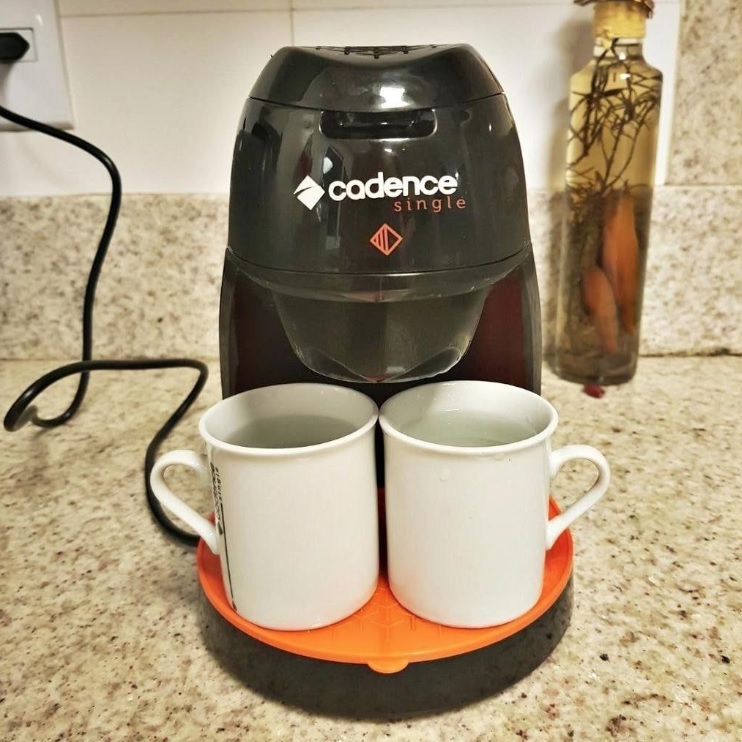 Cafeteira Cadence Single Contrast, 110V, Preto, 240ml, CAF218