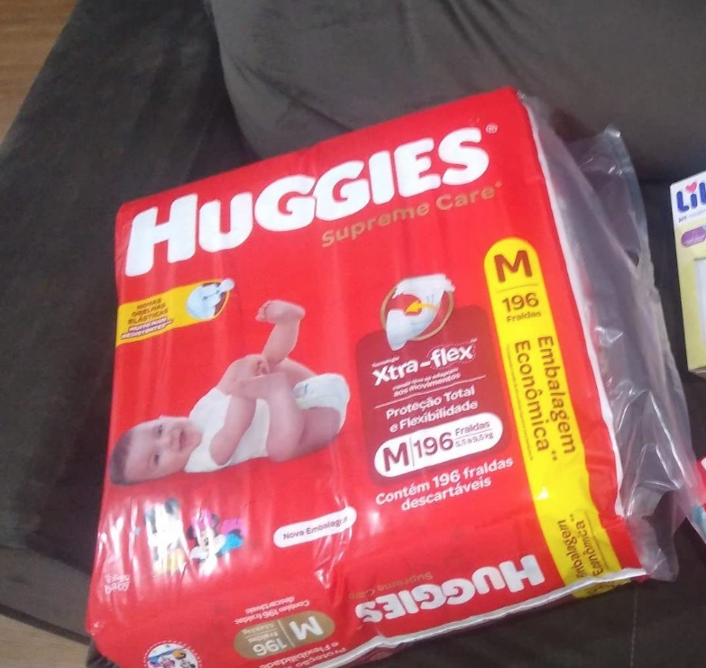(Recorrência) HUGGIES Fralda Supreme Care M – 196 fraldas, Cor: Vermelho