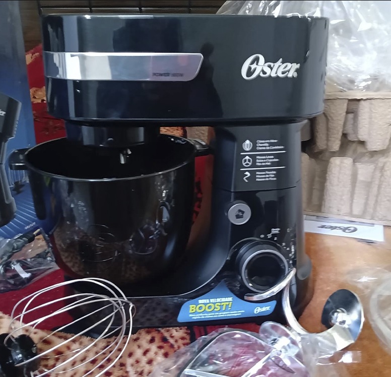 Batedeira Planetária Oster Black II, 110V, Preto, 800W, OBAT630