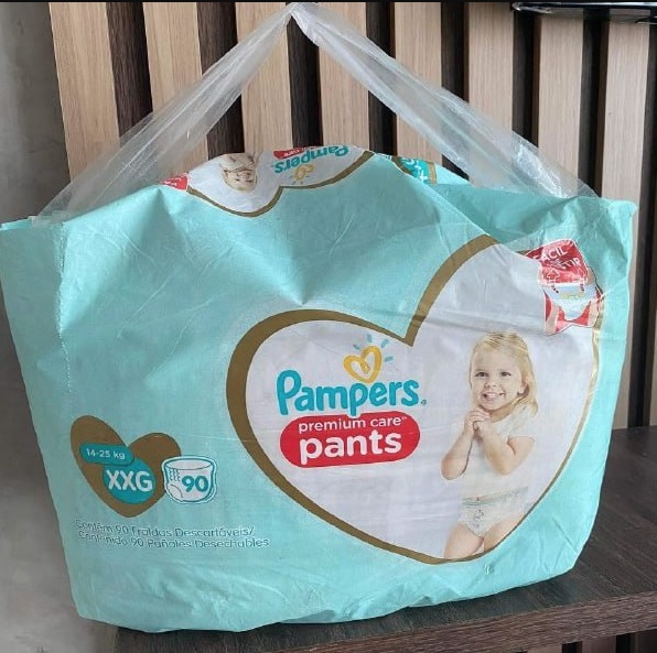 Fralda Pampers Pants Premium Care XXG 90 unidades. A embalagem pode variar