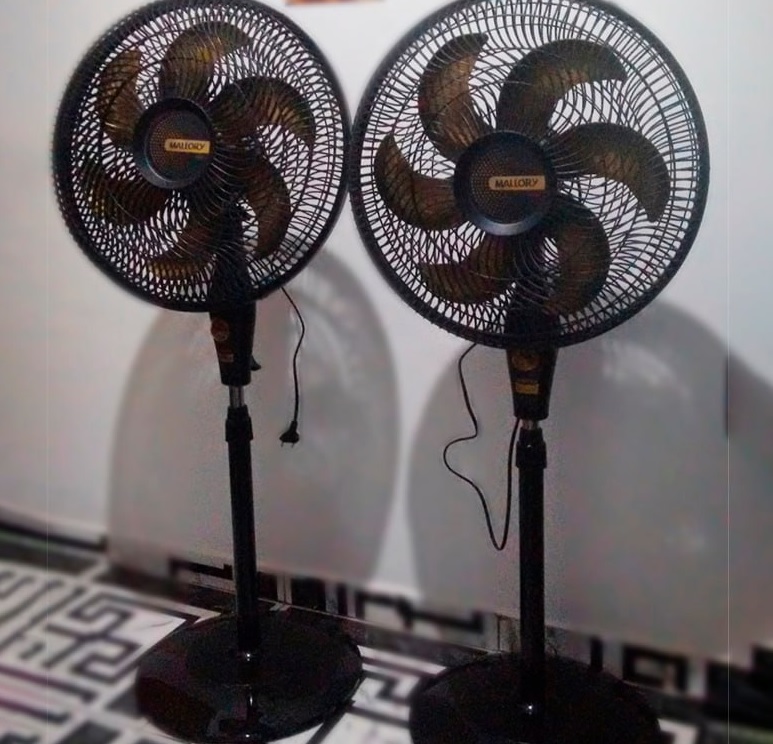 Ventilador de Coluna, Delfos TS+, Preto/Dourado, 127V, Mallory
