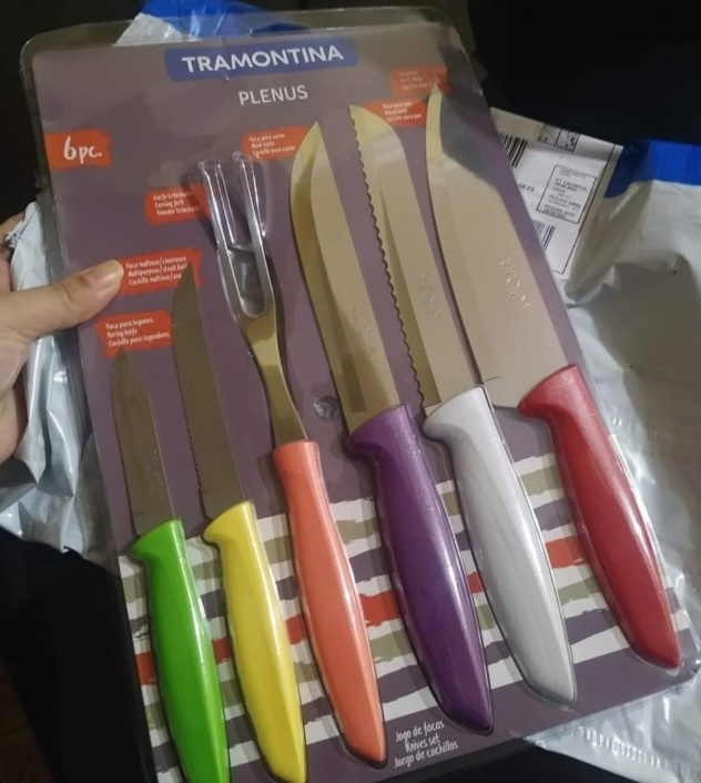 Conjunto de Facas e Garfo Trinchante Tramontina em Inox e Polipropileno Plenus – 6 Peças