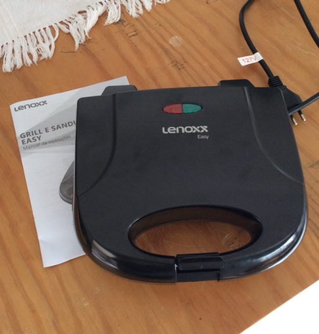 Sanduicheira Grill Elétrica Lenoxx PSD121 Preta 127V