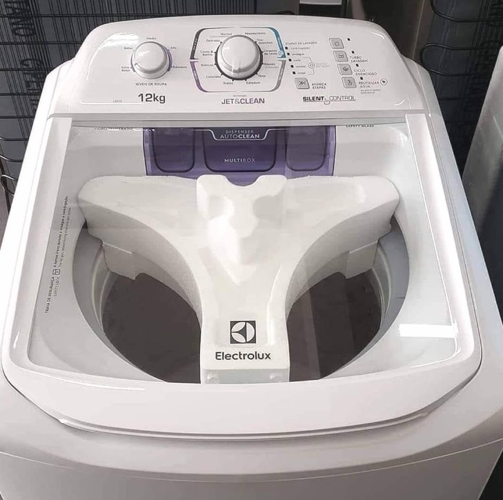 Lavadora de Roupas Electrolux LAC12 12Kg Cesto Inox 12 Programas