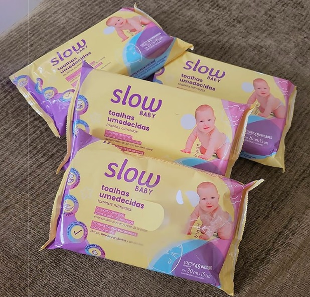 Lenços Umedecidos Com Fórmula Suave, Pacote com 48 unidades, Linha Slow Baby, Lanossi.