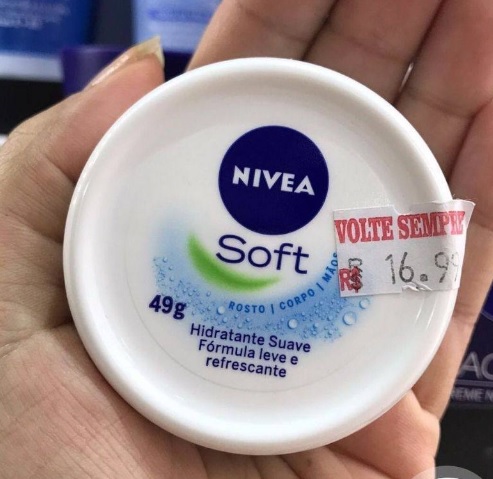 NIVEA Creme Hidratante Soft 48g – Hidratação suave e textura leve de rápida absorção que deixa sua pele macia e com sensação de refrescância