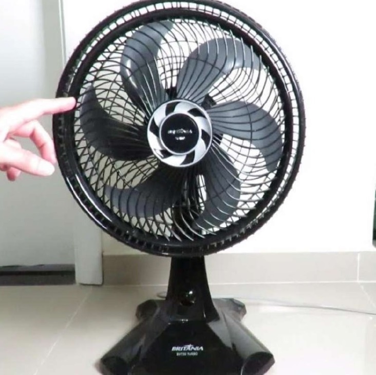 Ventilador Britânia BVT30 turbo ,127V ,Preto , 3 velocidades, Hélice de 6 pás