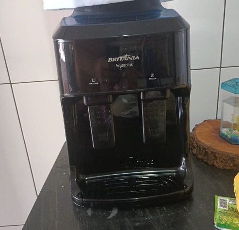 Bebedouro Britânia BBE12P 10L ou 20L Sistema Perfurador Bivolt